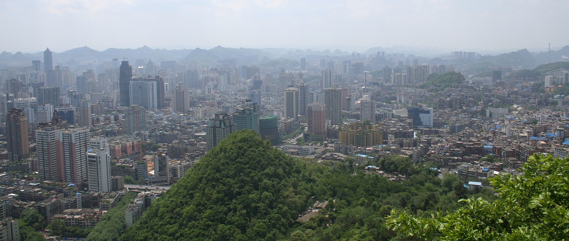 黔灵山公園山頂から