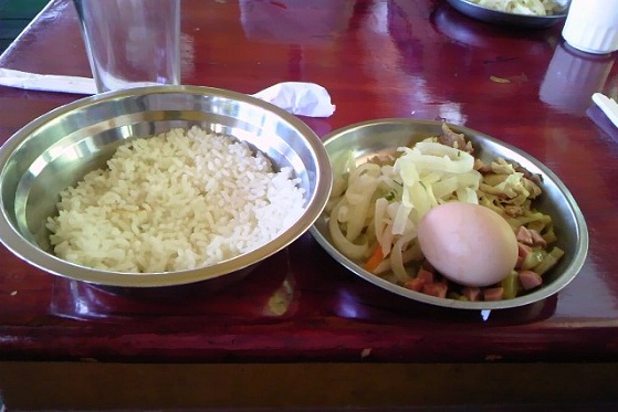 漓江遊覧船の食事