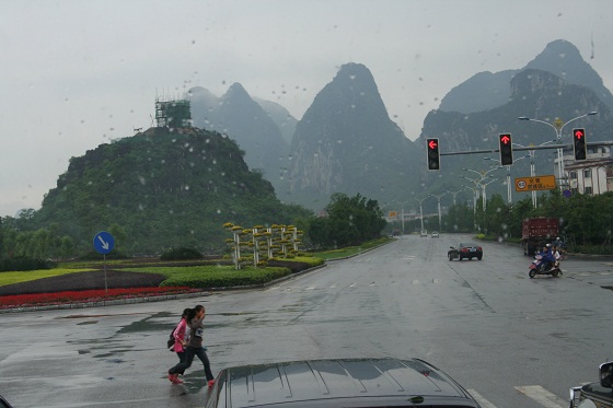 雨の桂林市内